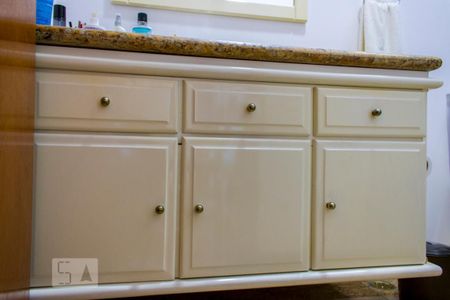 Casa à venda com 630m², 4 quartos e 8 vagasDetalhe do Banheiro da Suíte 4