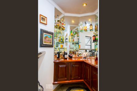 Casa à venda com 630m², 4 quartos e 8 vagasBar