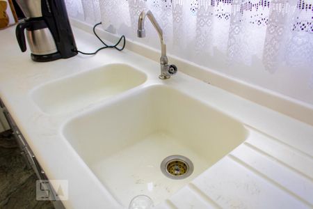 Casa à venda com 630m², 4 quartos e 8 vagasCozinha - Torneira