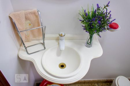 Casa à venda com 630m², 4 quartos e 8 vagasLavabo