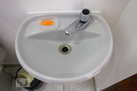 Casa à venda com 630m², 4 quartos e 8 vagasBanheiro de Serviço