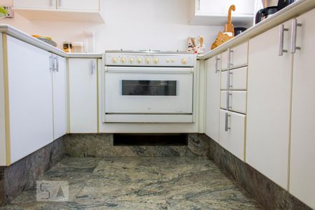 Casa à venda com 630m², 4 quartos e 8 vagasCozinha