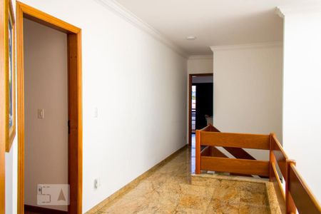 Casa à venda com 630m², 4 quartos e 8 vagasCorredor