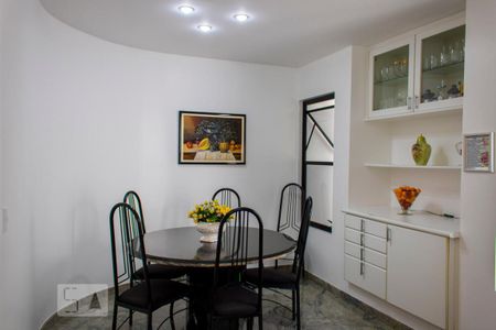 Casa à venda com 630m², 4 quartos e 8 vagasCopa