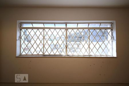 Casa à venda com 300m², 4 quartos e 7 vagas Casa à venda com 300m², 4 quartos e 7 vagasSala
