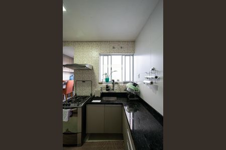 Casa à venda com 280m², 4 quartos e 2 vagas Casa à venda com 280m², 4 quartos e 2 vagasCozinha
