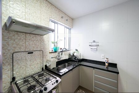 Casa à venda com 280m², 4 quartos e 2 vagas Casa à venda com 280m², 4 quartos e 2 vagasCozinha