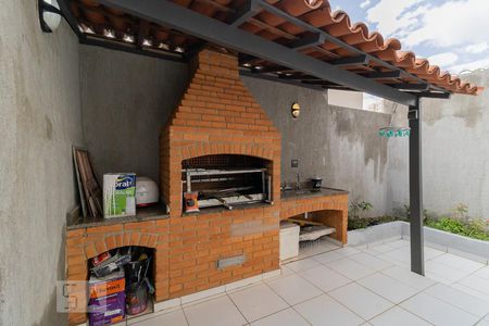 Casa à venda com 300m², 5 quartos e 2 vagas Casa à venda com 300m², 5 quartos e 2 vagasChurrasqueira