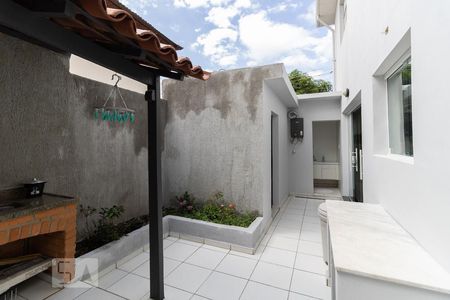 Casa à venda com 300m², 5 quartos e 2 vagas Casa à venda com 300m², 5 quartos e 2 vagasÁrea Externa