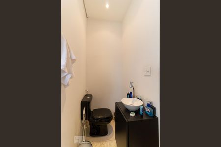 Casa à venda com 300m², 5 quartos e 2 vagas Casa à venda com 300m², 5 quartos e 2 vagasBanheiro da Suíte