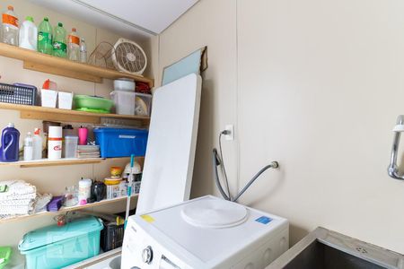 Casa à venda com 300m², 5 quartos e 2 vagas Casa à venda com 300m², 5 quartos e 2 vagasLavanderia