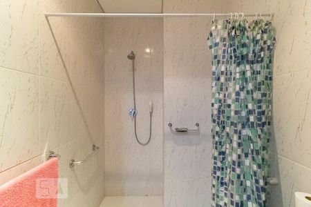 Casa à venda com 300m², 5 quartos e 2 vagas Casa à venda com 300m², 5 quartos e 2 vagasBanheiro da Suíte 2