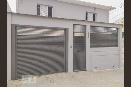 Casa à venda com 300m², 5 quartos e 2 vagas Casa à venda com 300m², 5 quartos e 2 vagasFachada