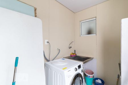 Casa à venda com 300m², 5 quartos e 2 vagas Casa à venda com 300m², 5 quartos e 2 vagasLavanderia