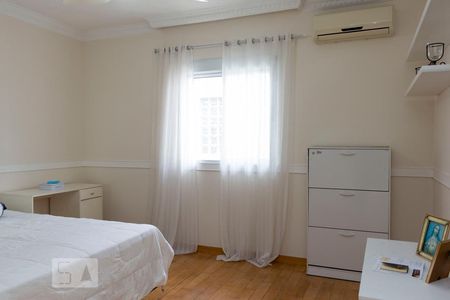 Casa à venda com 450m², 4 quartos e 6 vagasQuarto 2