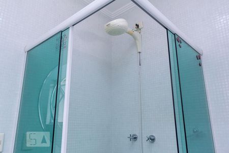 Casa à venda com 450m², 4 quartos e 6 vagasBanheiro da Suíte 2