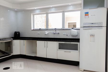 Casa à venda com 450m², 4 quartos e 6 vagasCozinha