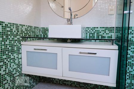 Casa à venda com 450m², 4 quartos e 6 vagasBanheiro da Suíte 1