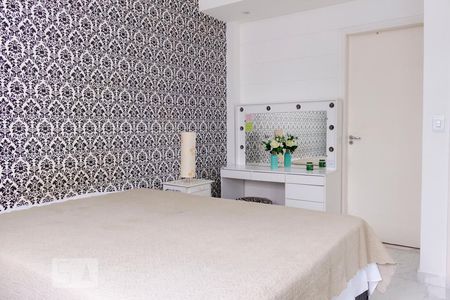 Casa à venda com 450m², 4 quartos e 6 vagasSuíte 2