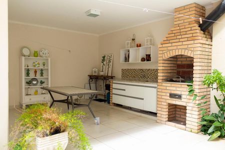 Casa à venda com 450m², 4 quartos e 6 vagasChurrasqueira