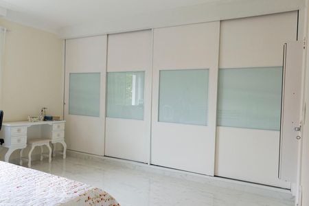 Casa à venda com 450m², 4 quartos e 6 vagasSuíte 1