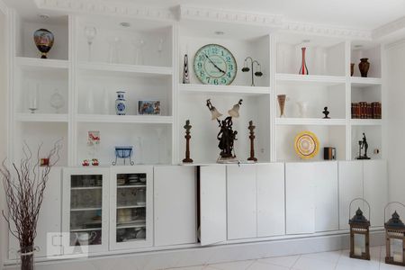 Casa à venda com 450m², 4 quartos e 6 vagasAcademia