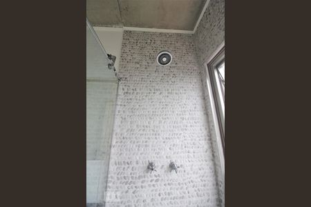 Apartamento à venda com 75m², 2 quartos e 2 vagasChuveiro