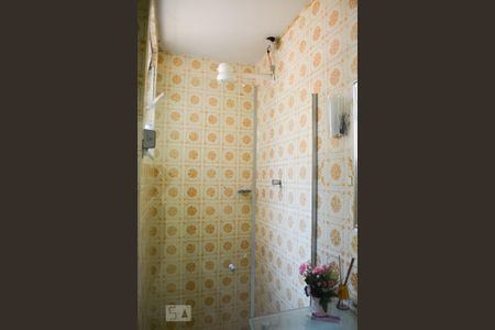 Apartamento à venda com 77m², 2 quartos e 1 vaga Apartamento à venda com 77m², 2 quartos e 1 vagaBanheiro