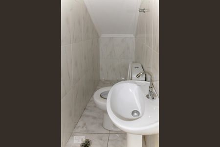 Lavabo de casa de condomínio para alugar com 2 quartos, 60m² em Parada Xv de Novembro, São Paulo