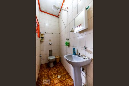 Casa à venda com 156m², 4 quartos e 2 vagas Casa à venda com 156m², 4 quartos e 2 vagasBanheiro