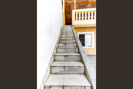 Casa à venda com 156m², 4 quartos e 2 vagas Casa à venda com 156m², 4 quartos e 2 vagasEscadas Externa