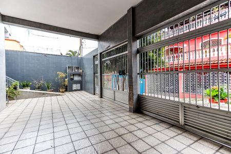 Casa à venda com 156m², 4 quartos e 2 vagas Casa à venda com 156m², 4 quartos e 2 vagasGaragem