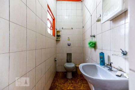 Casa à venda com 156m², 4 quartos e 2 vagas Casa à venda com 156m², 4 quartos e 2 vagasBanheiro