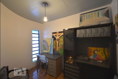 Casa à venda com 554m², 4 quartos e 4 vagas Casa à venda com 554m², 4 quartos e 4 vagasEscritório