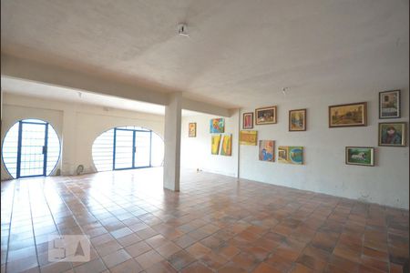Casa à venda com 554m², 4 quartos e 4 vagas Casa à venda com 554m², 4 quartos e 4 vagasSalão