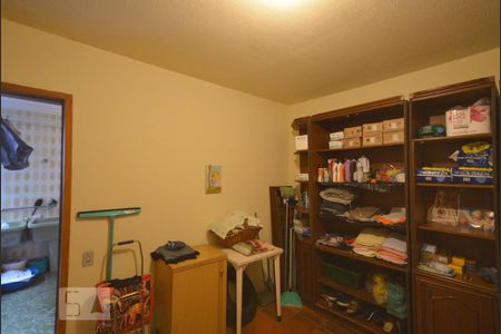 Casa à venda com 554m², 4 quartos e 4 vagas Casa à venda com 554m², 4 quartos e 4 vagasQuarto de Serviço