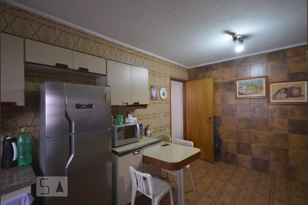 Casa à venda com 554m², 4 quartos e 4 vagas Casa à venda com 554m², 4 quartos e 4 vagasCozinha