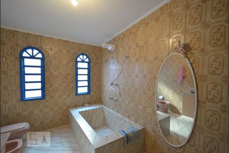 Casa à venda com 554m², 4 quartos e 4 vagas Casa à venda com 554m², 4 quartos e 4 vagasBanheiro Social