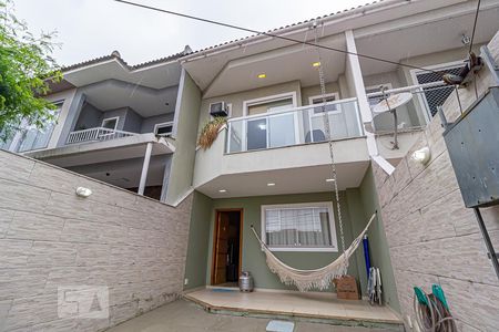 Casa à venda com 156m², 3 quartos e 1 vaga Casa à venda com 156m², 3 quartos e 1 vagaFachada