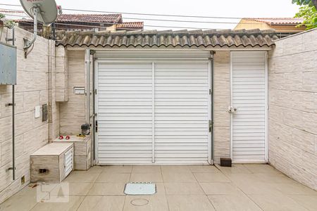 Casa à venda com 156m², 3 quartos e 1 vaga Casa à venda com 156m², 3 quartos e 1 vagaGaragem