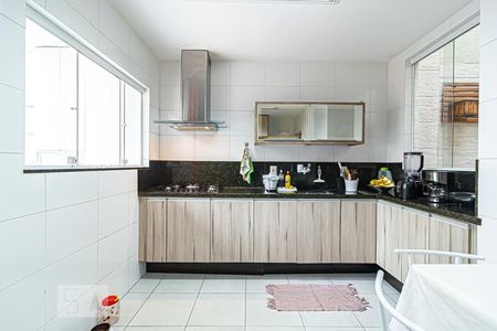 Casa à venda com 156m², 3 quartos e 1 vaga Casa à venda com 156m², 3 quartos e 1 vagaCozinha