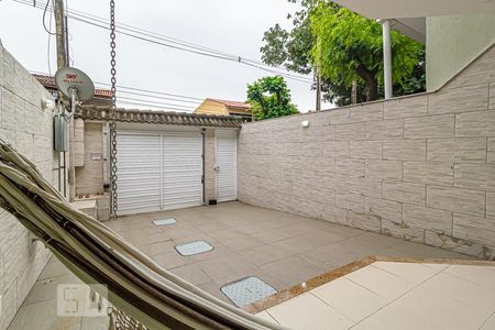 Casa à venda com 156m², 3 quartos e 1 vaga Casa à venda com 156m², 3 quartos e 1 vagaVaranda e Garagem
