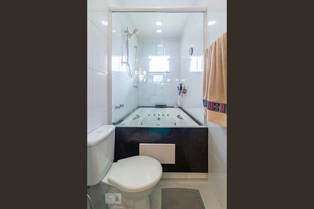 Casa à venda com 156m², 3 quartos e 1 vaga Casa à venda com 156m², 3 quartos e 1 vagaBanheiro da Suíte