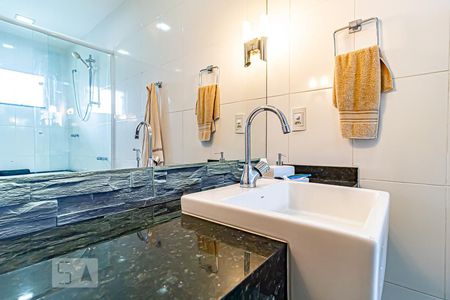 Casa à venda com 156m², 3 quartos e 1 vaga Casa à venda com 156m², 3 quartos e 1 vagaBanheiro da Suíte