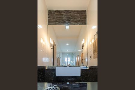 Casa à venda com 156m², 3 quartos e 1 vaga Casa à venda com 156m², 3 quartos e 1 vagaBanheiro da Suíte