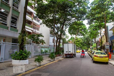 Apartamento à venda com 76m², 2 quartos e 1 vaga Apartamento à venda com 76m², 2 quartos e 1 vagaVista da Rua