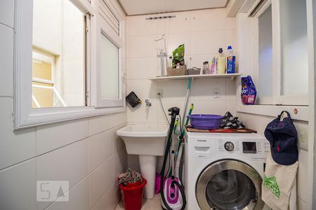 Apartamento à venda com 102m², 3 quartos e 2 vagas Apartamento à venda com 102m², 3 quartos e 2 vagasDetalhe da area de serviço