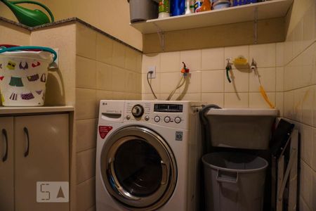 Casa à venda com 178m², 3 quartos e 5 vagas Casa à venda com 178m², 3 quartos e 5 vagasÁrea de Serviço