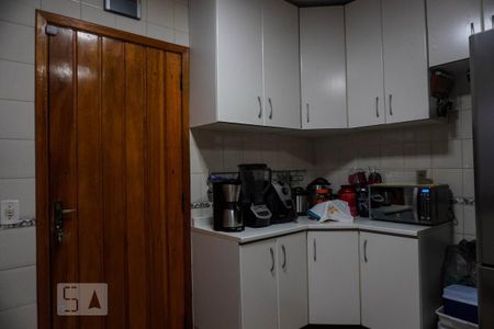 Casa à venda com 178m², 3 quartos e 5 vagas Casa à venda com 178m², 3 quartos e 5 vagasCozinha