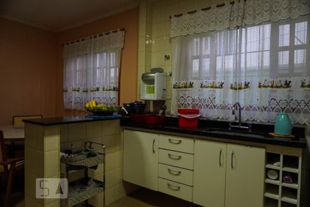 Casa à venda com 178m², 3 quartos e 5 vagas Casa à venda com 178m², 3 quartos e 5 vagasCozinha